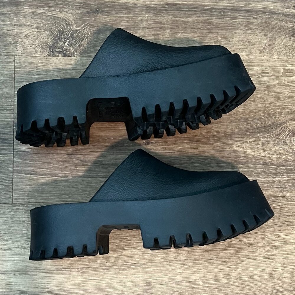 Jeffrey Campbell Black Chunky Platform Clogs - Picture 5 of 11